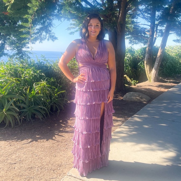 Lulu’s Wedding Guest Dress - Picture 1 of 2